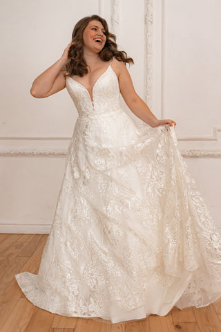 Plus Size Lace Wedding Dress Wakanda - Olivia Bottega