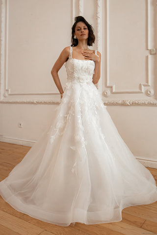 Floral Lace Wedding Dress Chyanne with Detachable Wings - Olivia Bottega