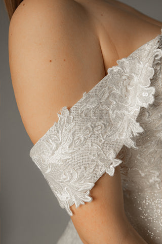 Short Lace Wedding Dress Aditi - Olivia Bottega