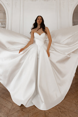 Basque Waist Wedding Gown Oceania - Olivia Bottega