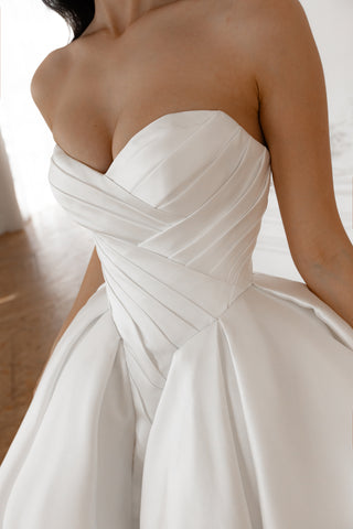 Basque Waist Wedding Gown Oceania - Olivia Bottega