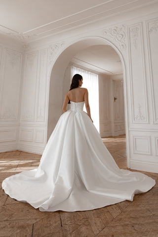 Basque Waist Wedding Gown Oceania - Olivia Bottega