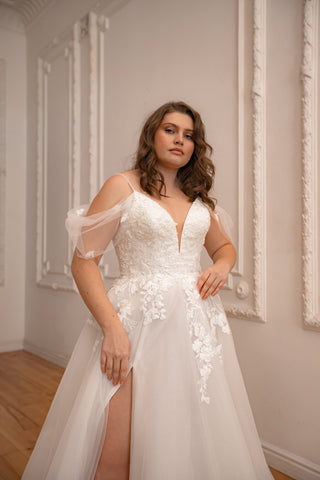 Plus Size Floral Lace Wedding Dress Altsoba - Olivia Bottega