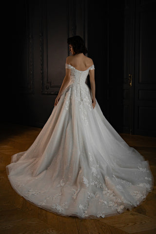 Floral Lace Tulle Wedding Dress Yoki with Detachable Straps - Olivia Bottega