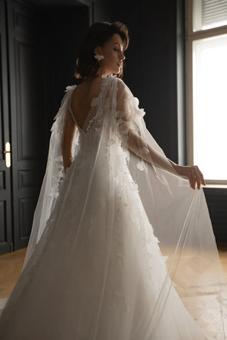 Floral Lace Wedding Dress Chyanne with Detachable Wings - Olivia Bottega