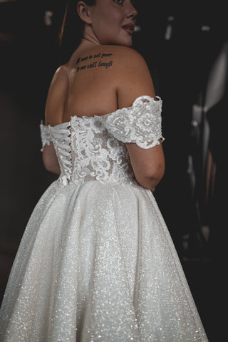 Tea Length Lace Wedding Dress Elise - Olivia Bottega