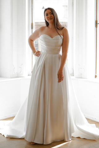 Plus Size Mikado Wedding Dress Chloe - Olivia Bottega