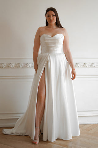 Plus Size Mikado Wedding Dress Chloe - Olivia Bottega