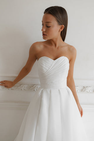 Light ivory Extra Convertible Wedding Dress Audrey (Basic dress + bolero + bow + detachable train) - Olivia Bottega