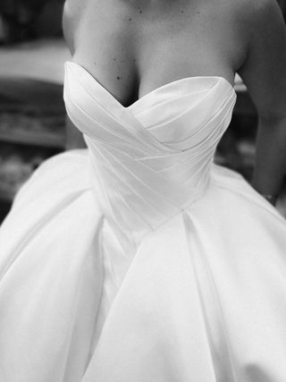 Basque Waist Wedding Gown Oceania - Olivia Bottega