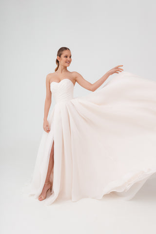 Coral Extra Convertible Wedding Dress Audrey (Basic dress + bolero + bow + detachable train) - Olivia Bottega