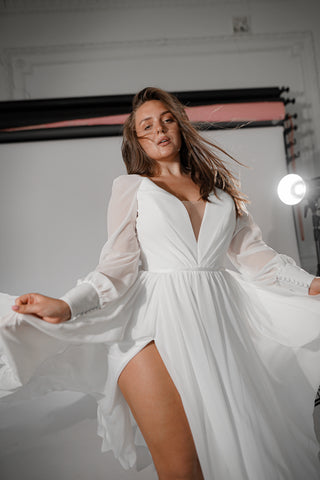 Plus Size Wedding Dress Assol With High Leg Slit - Olivia Bottega