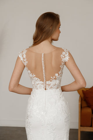 Light ivory Lace Mermaid Wedding Dress Airis - Olivia Bottega