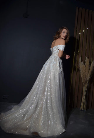 Off-the shoulder A-line wedding dress Lumy - oliviabottega