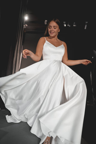 Plus Size Satin Wedding Dress Sentea with Front Slit - Olivia Bottega